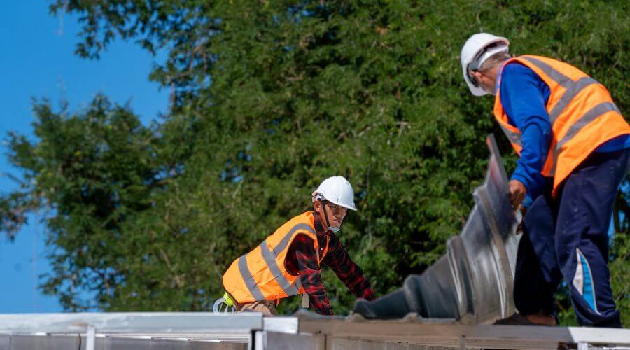 Professional New roof installation in Abingdon, IL
